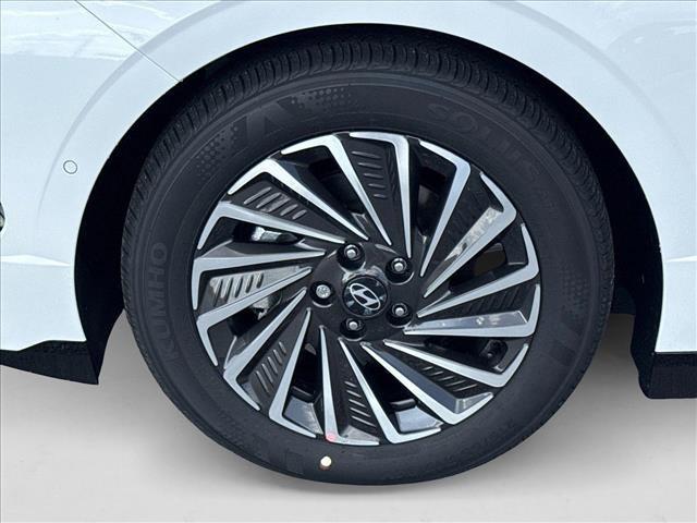 2025 Hyundai Sonata Hybrid Limited - Photo 10