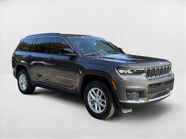 2025 Jeep Grand Cherokee Laredo Sport photo 3
