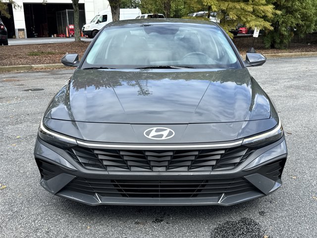 2024 Hyundai Elantra SE photo 2