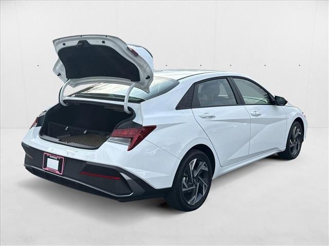 2025 Hyundai Elantra Hybrid SEL Sport photo 2