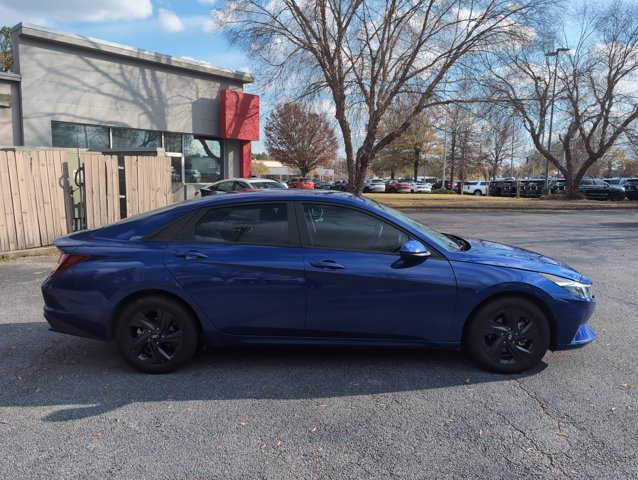 2023 Hyundai Elantra SEL photo 4