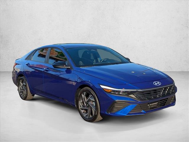 2025 Hyundai Elantra SEL Sport photo 3