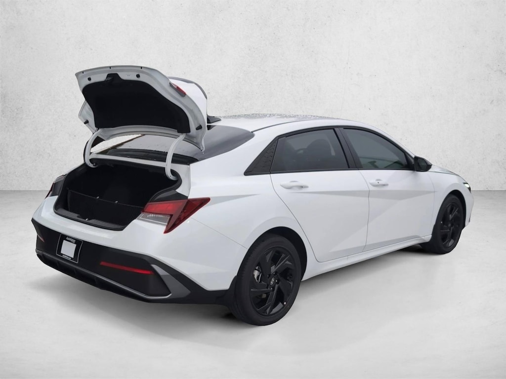 New 2026 Hyundai Elantra SEL Sport 4dr Car