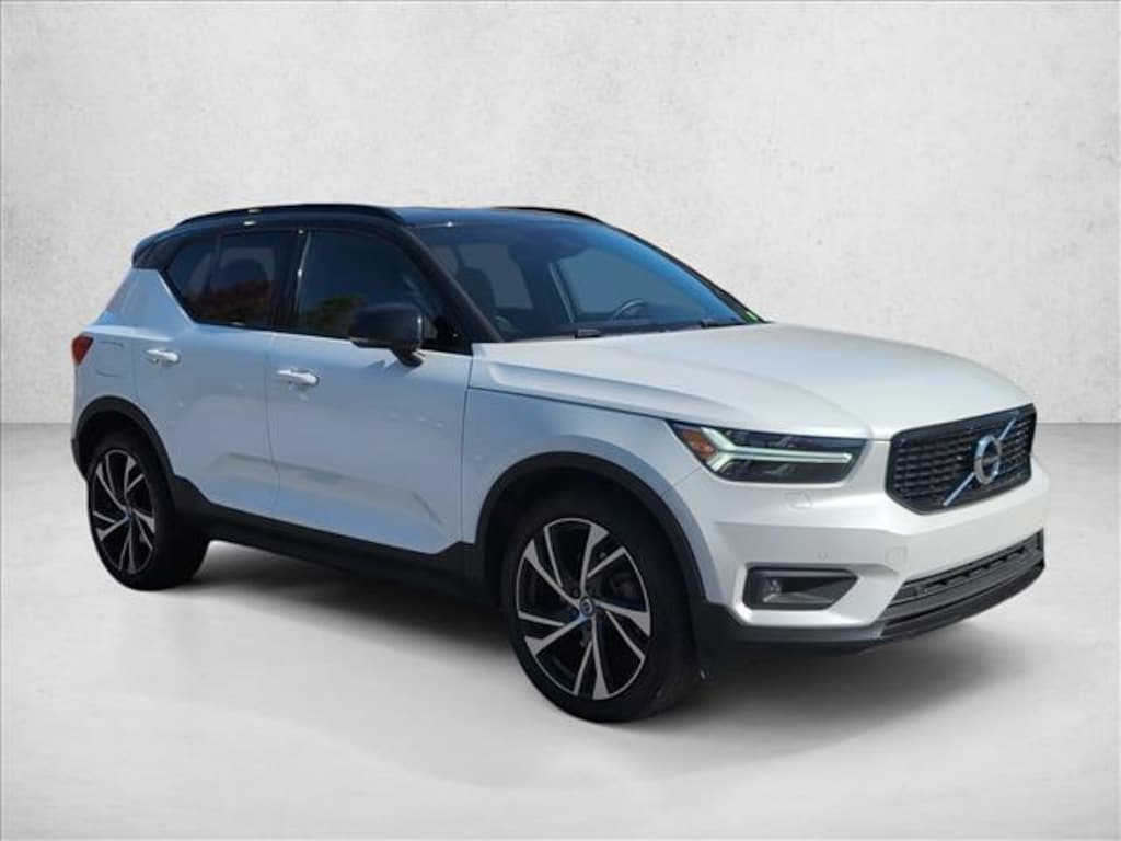 Used 2022 Volvo XC40 R-Design Sport Utility