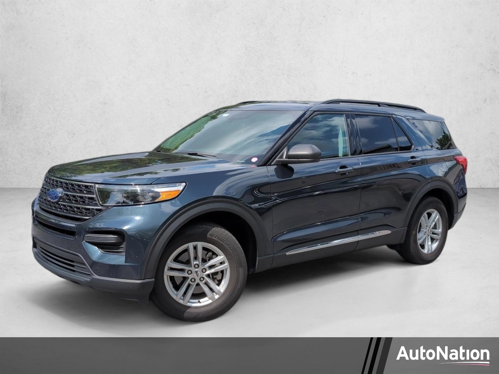 2022 Ford Explorer XLT RWD's photo