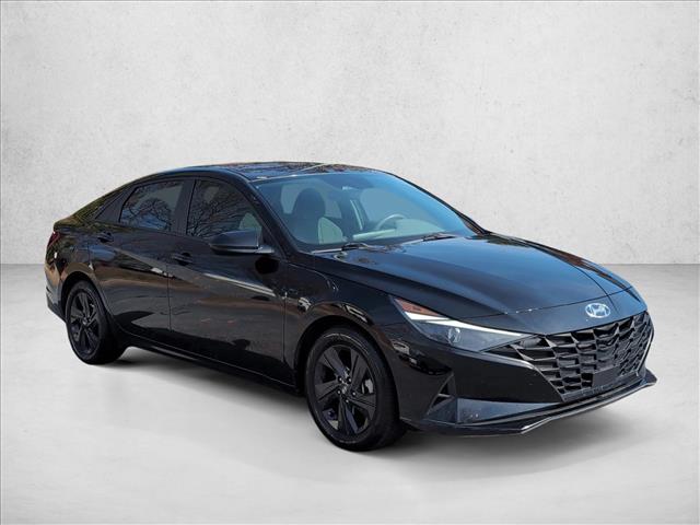 2021 Hyundai Elantra SEL photo 3