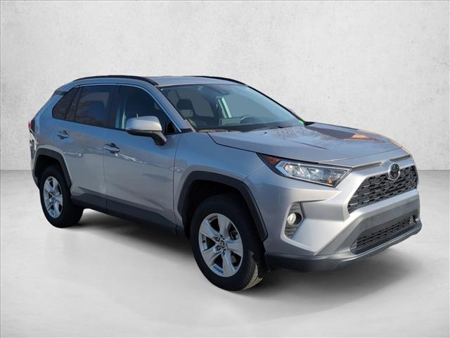 2021 Toyota RAV4 XLE photo 3