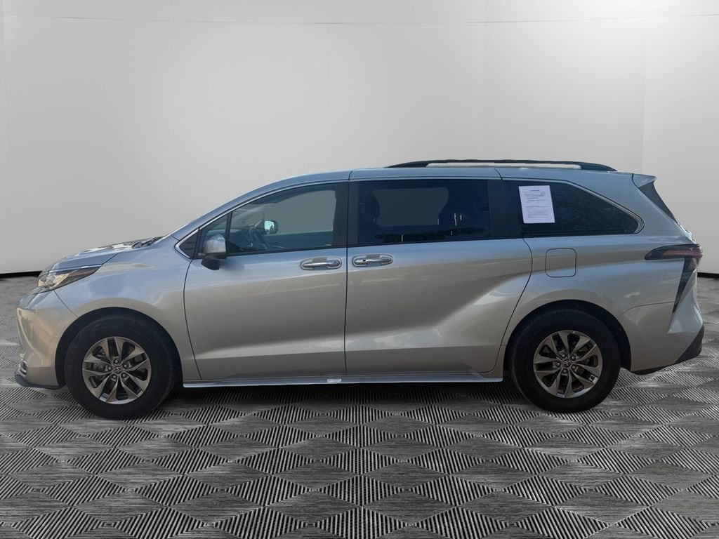 Used 2023 Toyota Sienna XLE 8 Passenger Van Passenger Van