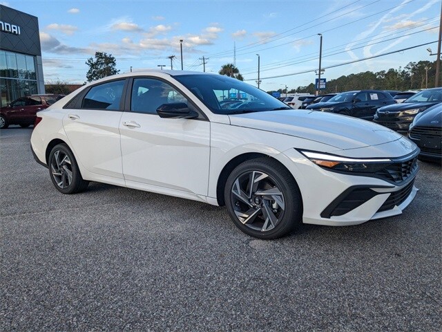 2025 Hyundai Elantra Hybrid SEL Sport photo 2