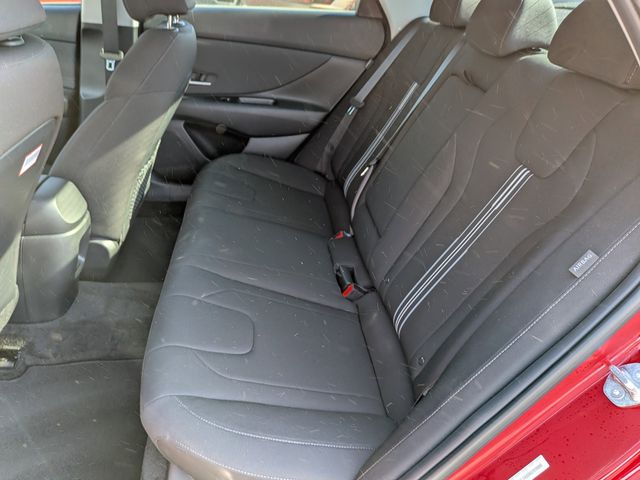 2025 Hyundai Elantra SEL - Photo 13