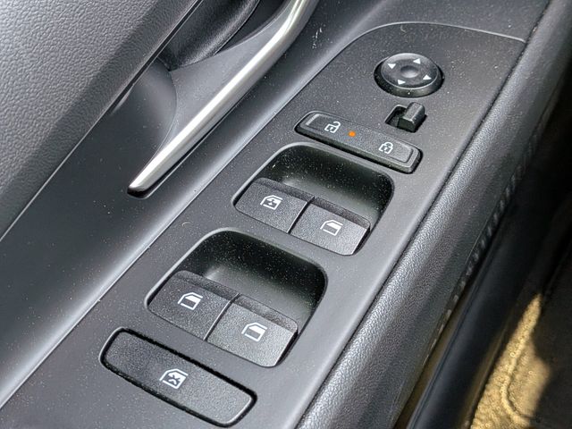 2025 Hyundai Elantra SEL - Photo 24