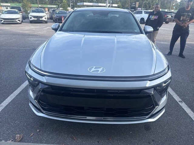2024 Hyundai Sonata SEL photo 2