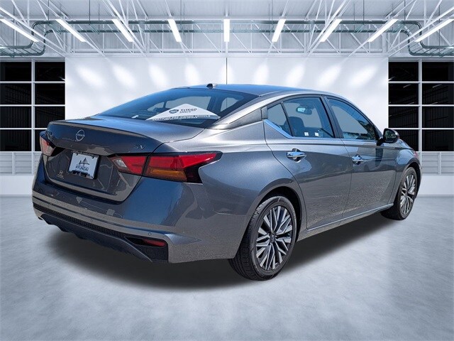 2024 Nissan Altima 2.5 SV photo 3