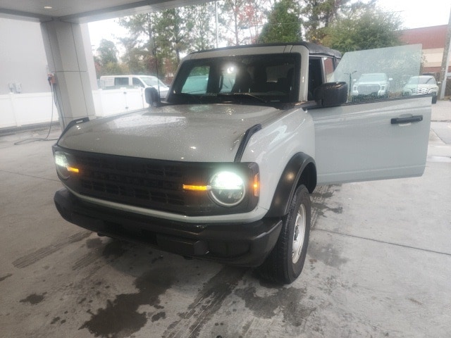 2022 Ford Bronco 4-Door Base's photo