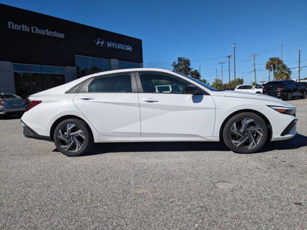 New 2025 Hyundai Elantra SEL Sport Sedan