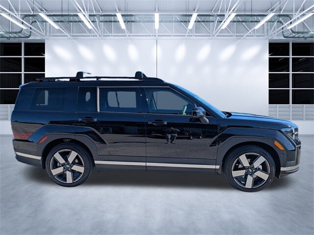 2025 Hyundai Santa Fe photo 2