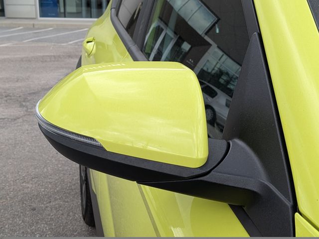 2025 Hyundai Kona SEL - Photo 11