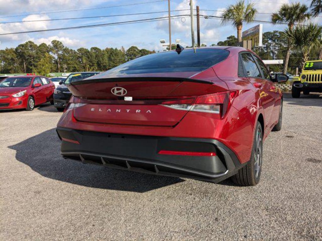 New 2025 Hyundai Elantra SEL Sport Sedan