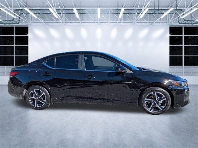 2025 Nissan Sentra SV photo 2