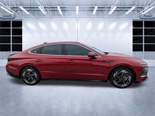 2024 Hyundai Sonata SEL Convenience photo 2