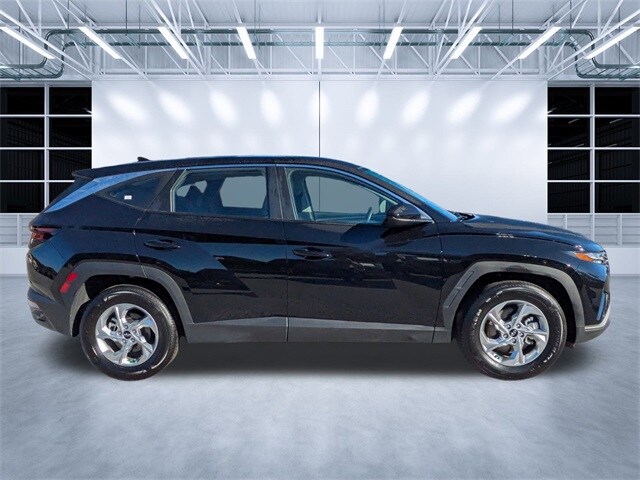 2024 Hyundai Tucson SE photo 2