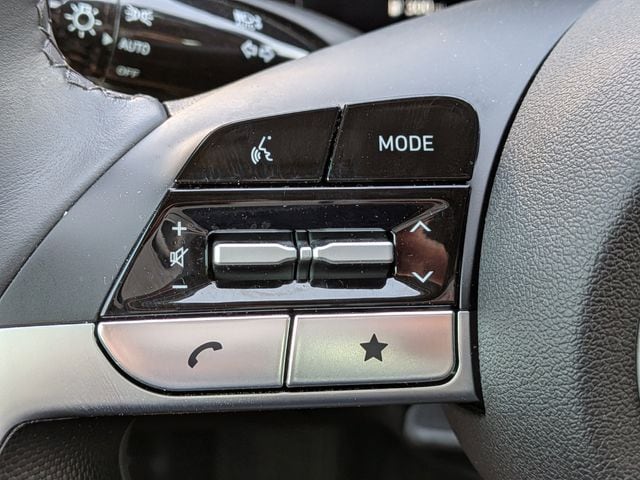 2025 Hyundai Elantra SEL - Photo 25