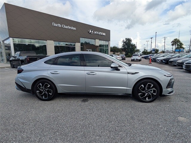 2024 Hyundai Sonata SEL photo 3