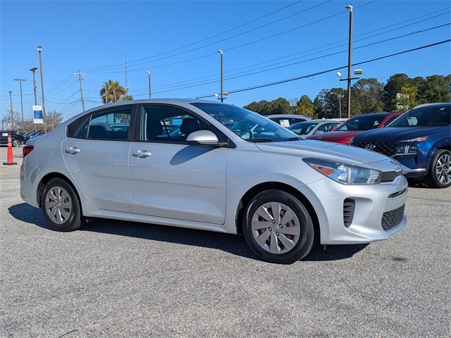 2020 Kia RIO LX's photo