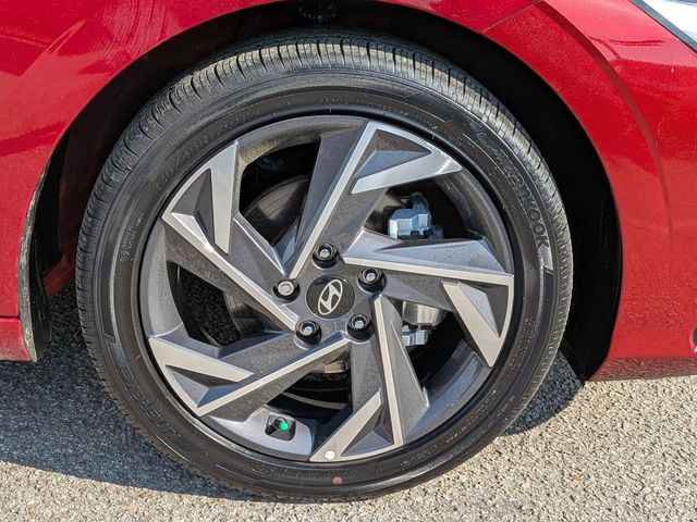 2025 Hyundai Elantra SEL - Photo 11