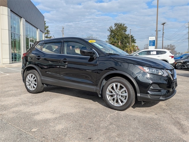 2021 Nissan Rogue Sport S's photo