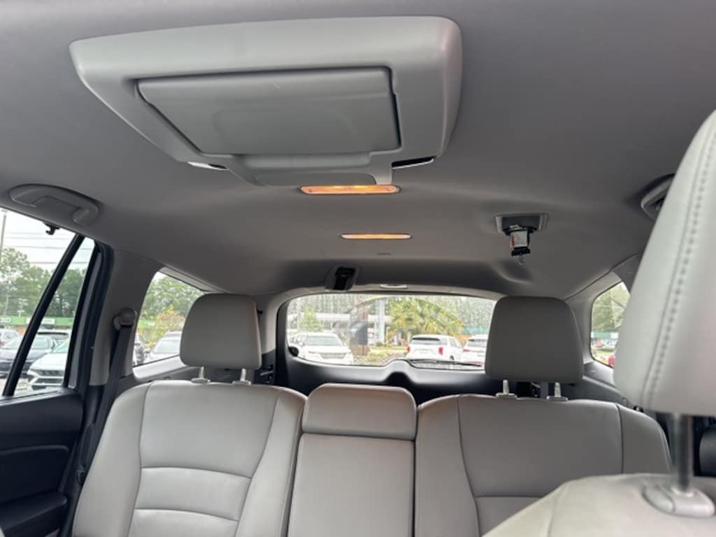 Used 2022 Honda Pilot Touring 8 Passenger SUV