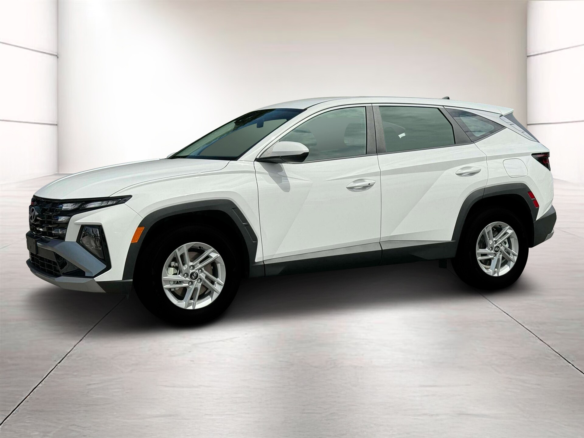 2026 Hyundai Tucson SE photo 2