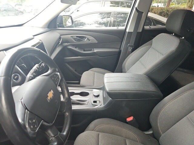 2020 Chevrolet Traverse Cloth 1LT photo 2