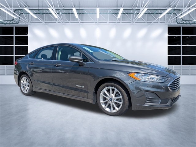 Used 2019 Ford Fusion Hybrid SE with VIN 3FA6P0LU5KR204757 for sale in North Charleston, SC