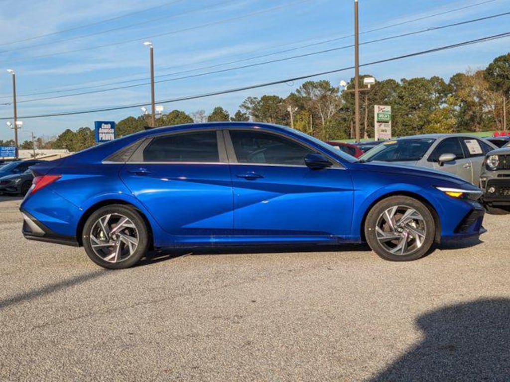 New 2025 Hyundai Elantra SEL Convenience Sedan