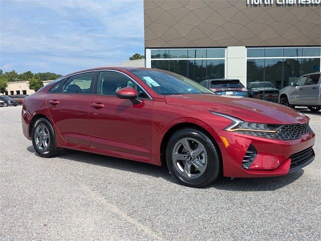 2022 Kia K5 LXS photo 2