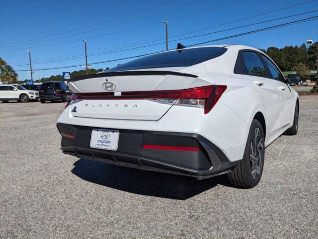New 2025 Hyundai Elantra SEL Sport Sedan