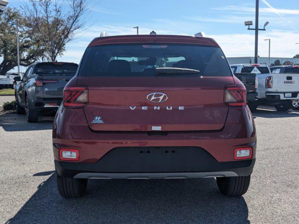 New 2025 Hyundai Venue SEL SUV