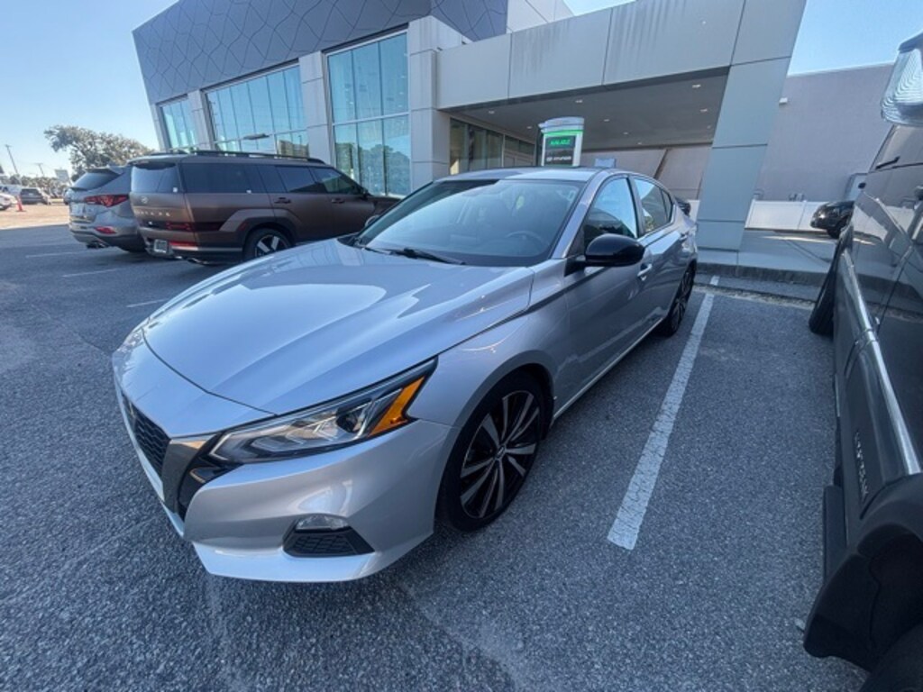 Used 2021 Nissan Altima 2.5 SR Sedan