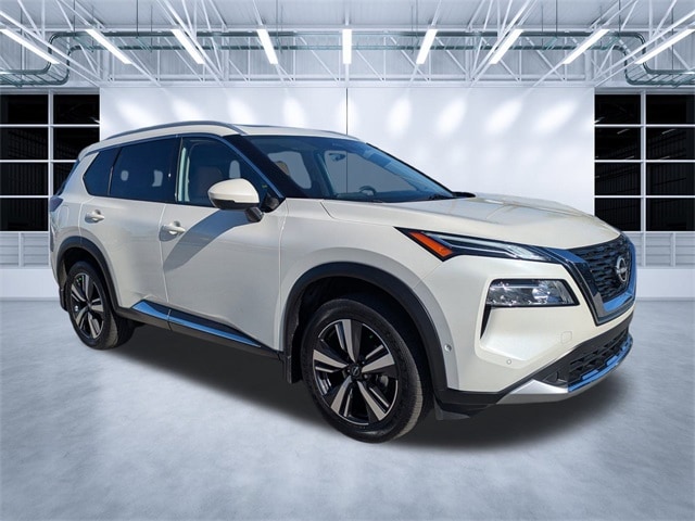 2023 Nissan Rogue Platinum's photo