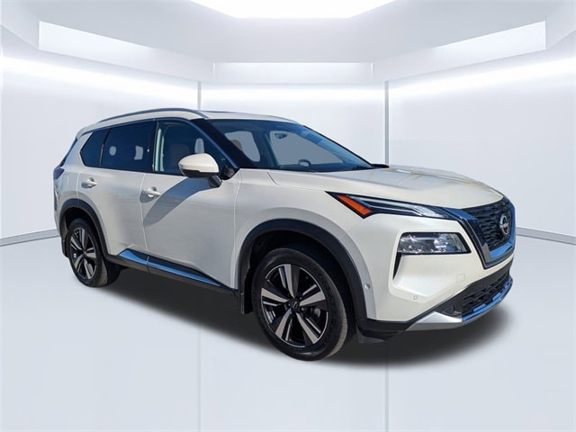 2023 Nissan Rogue Platinum's photo