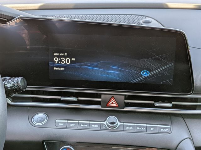 2025 Hyundai Elantra SEL - Photo 17