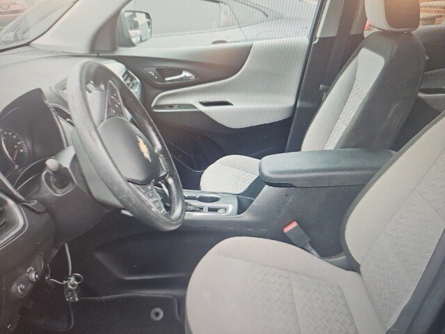 2022 Chevrolet Equinox LS photo 4