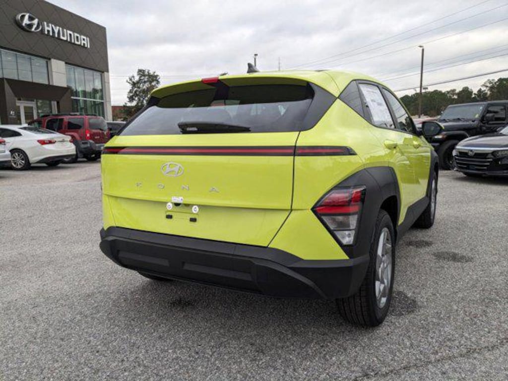 New 2025 Hyundai Kona SE FWD SUV