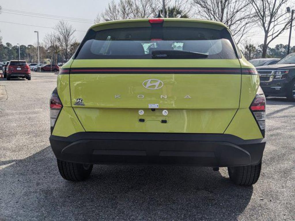 New 2025 Hyundai Kona SE FWD SUV