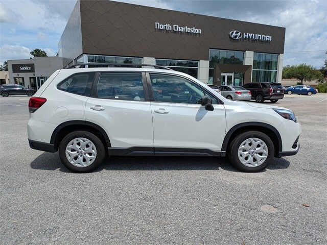 2022 Subaru Forester Base photo 2