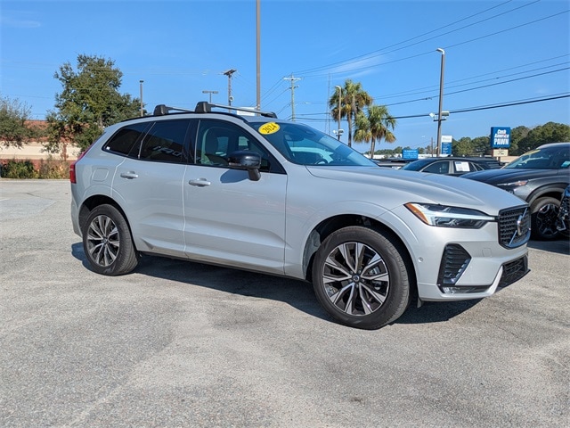 2024 Volvo XC60 Plus's photo