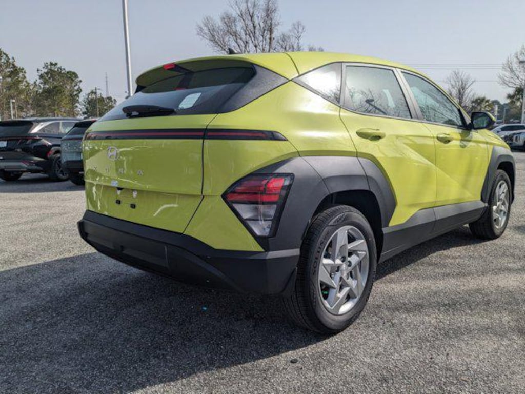 New 2025 Hyundai Kona SE FWD SUV