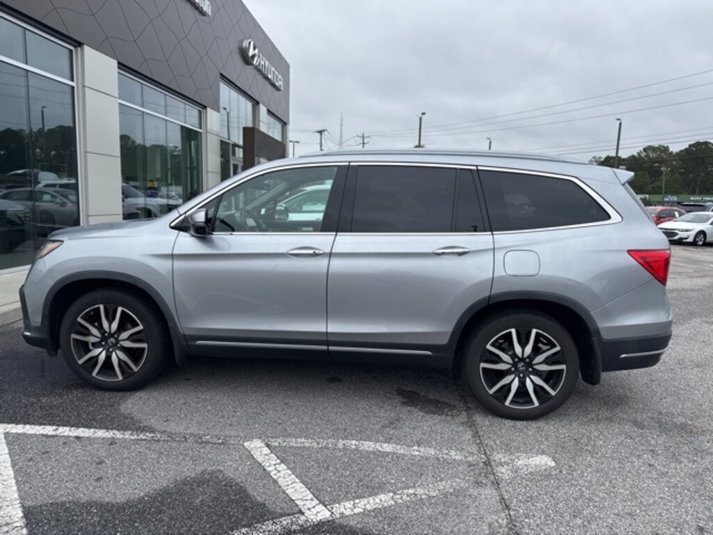 Used 2022 Honda Pilot Touring 8 Passenger SUV