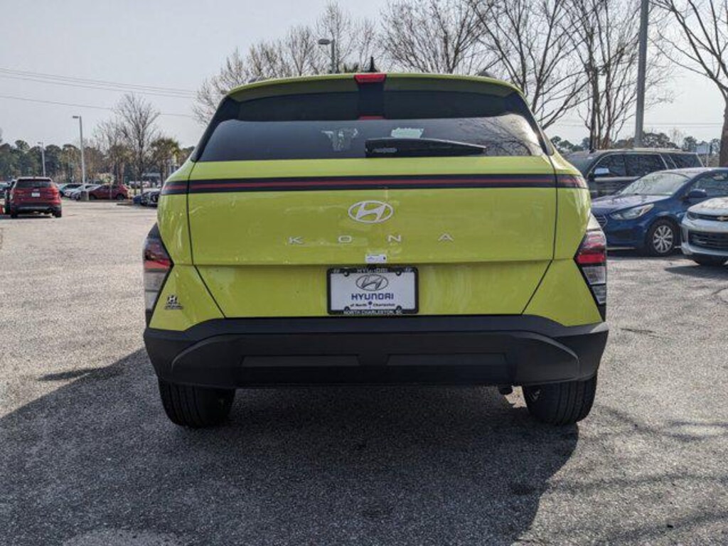 New 2025 Hyundai Kona SEL FWD SUV
